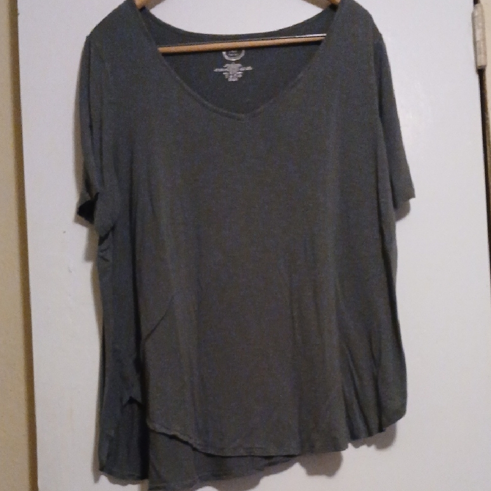 24/7 Maurices Grey Womans Tee 1X